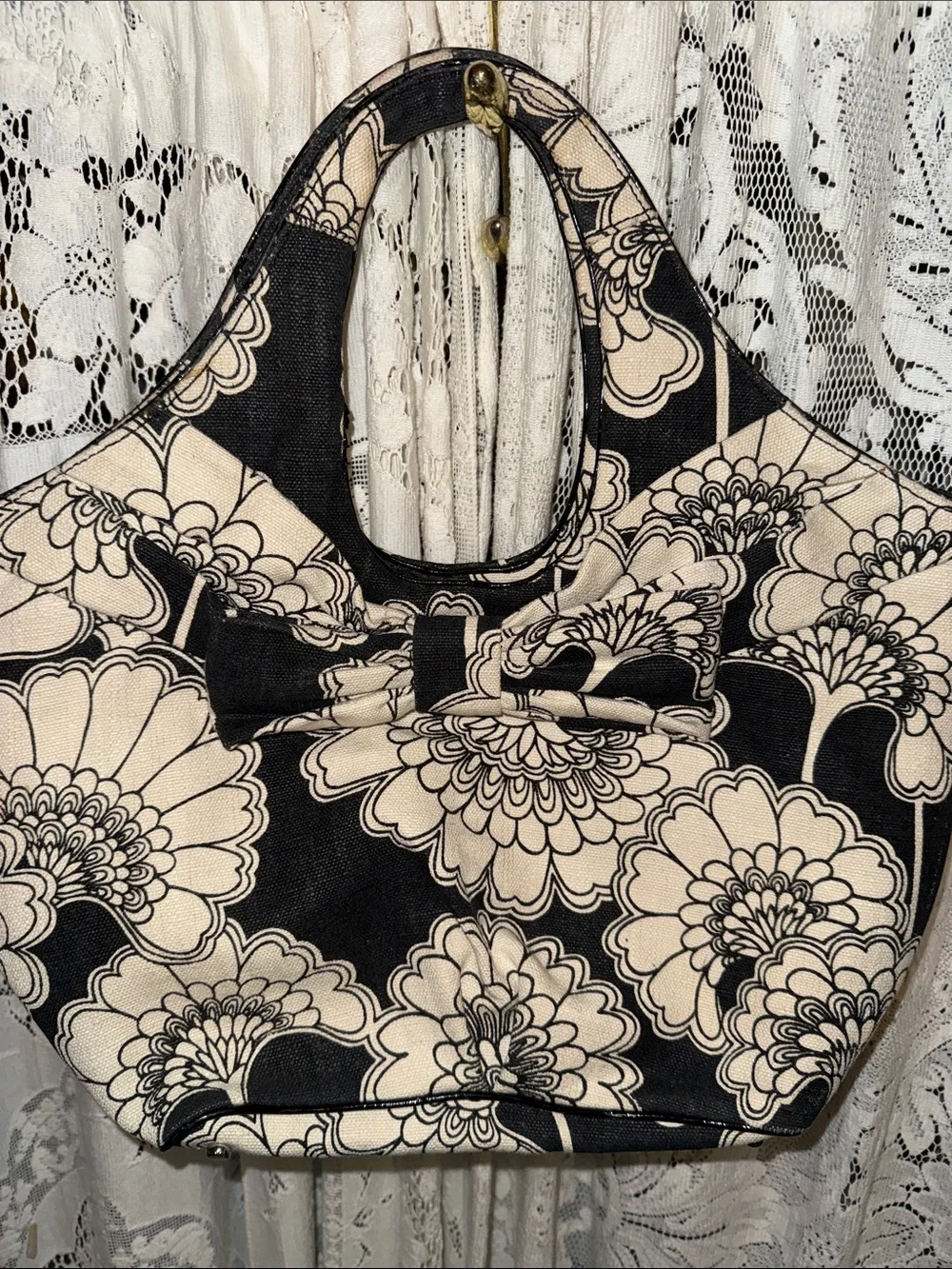 kate spade Black and Cream Floral Bow‎ Shoulder Bag